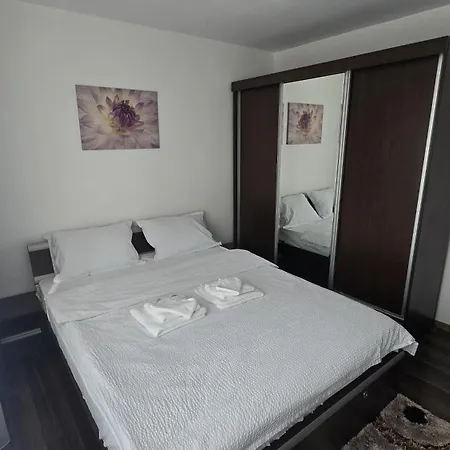 Delymary Parc 1 Mai * 克拉奥华