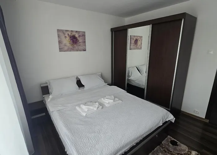 Delymary Parc 1 Mai * 克拉奥华